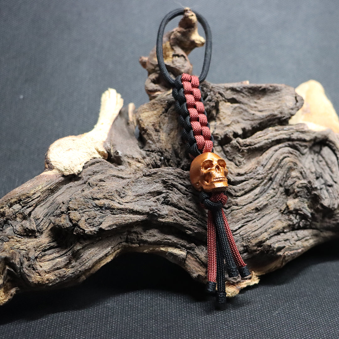 Schwarz/Rot mit Totenkopf
